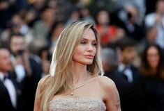 Νέα αγωγή Αντζελίνας Τζολί κατά Μπραντ Πιτ: Ζητά 33.000 δολάρια και εξηγεί γιατί πούλησε το μερίδιό της στο Miraval