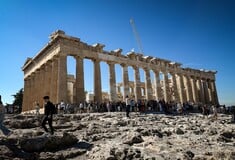 ΠΑΡΘΕΝΩΝΑΣ ΧΩΡΙΣ ΣΚΑΛΩΣΙΕΣ