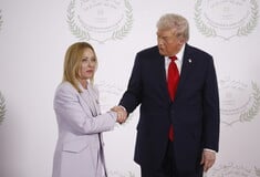 Τραμπ προς Μελόνι: «Δεν σε πειράζει να σε αποκαλούν όμορφη, έτσι;»