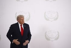 Μετά από τη Γάζα η Ουκρανία: Ο Τραμπ επιχειρεί νέα «συμφωνία ειρήνης» με τον Ζελένσκι