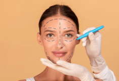 Facelift στα 28; Γιατί οι νέοι στρέφονται στις πλαστικές επεμβάσεις;