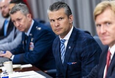 Αναγκαστική προσγείωση για τον υπουργό Άμυνας των ΗΠΑ στο Ηνωμένο Βασίλειο