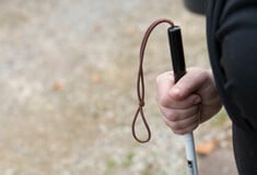 Μόλις 9 εκπαιδευτές λευκού μπαστουνιού για 16.000 τυφλά άτομα στην Ελλάδα