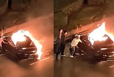 Νεκρός οδηγός στην Κίνα: Ηλεκτρικές πόρτες τον «παγίδευσαν» σε φλεγόμενο αυτοκίνητο