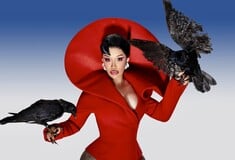 Η Cardi B που βαριέται να ραπάρει κι άλλα τέσσερα νέα άλμπουμ
