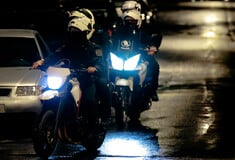 Καταδίωξη μοτοσικλετιστή στο Κορωπί – Παραβίασε έξι κόκκινα φανάρια πριν συλληφθεί