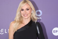 Ζωή Κρονάκη: «Με έχουν μπερδέψει με την Πέγκυ Ζήνα και την Άννα Βίσση»