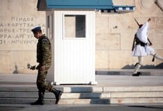 ΑΓΝΩΣΤΟΣ ΣΤΡΑΤΙΩΤΗΣ ΒΟΥΛΗ ΤΡΟΠΟΛΟΓΙΑ