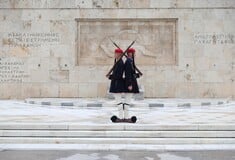Χρυσοχοϊδης: «Να παραλάβουν το μνημείο του Άγνωστου Στρατιώτη, οι Ένοπλες Δυνάμεις, να είναι υπεύθυνος ο στρατός»