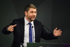 Ανδρουλάκης κατά Μητσοτάκη: «Κάνει επίδειξη εσωκομματικής πυγμής πάνω στον Αγνωστο Στρατιώτη»