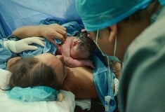Πορτογαλία: Η κρίση στα νοσοκομεία οδηγεί σε αύξηση των γεννήσεων μέσα στα ασθενοφόρα