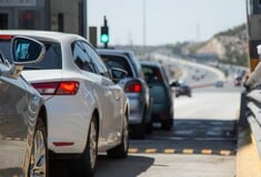 «Αν αγαπάς την οικογένειά σου, προσοχή στον δρόμο» - Το SMS του Υπουργείου Μεταφορών στους εκδρομείς