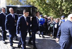 Κηδεία Σαββόπουλου: Εικόνες από το τελευταίο αντίο στον μέγιστο τραγουδοποιό