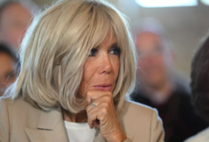 Δέκα άτομα σε δίκη στο Παρίσι για σεξιστικό εκφοβισμό εναντίον της Μπριζίτ Μακρόν