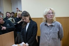 Ρωσία: Μουσικός του δρόμου ένοχη για «δυσφήμηση» επειδή ερμήνευσε τραγούδια επικριτικά για το Κρεμλίνο