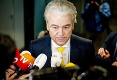Εκλογές στην Ολλανδία: Νίκη Βίλντερς προβλέπουν οι δημοσκοπήσεις - Αποκλείουν συνεργασία τα μεγάλα κόμματα
