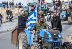Σε ασφυκτική πίεση η κυβέρνηση ανάμεσα σε Κομισιόν και αγρότες