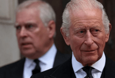 Από πού παίρνει τα χρήματά του ο βασιλιάς Κάρολος;