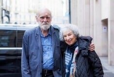 Η Μάργκαρετ Άτγουντ στο μονοπάτι του πένθους 