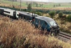 Αγγλία:Εκτροχιασμός τρένου λόγω κατολίσθησης εδάφους - Τέσσερις τραυματίες