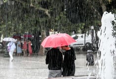 Καιρός: Ισχυρές βροχές και καταιγίδες σε Αττική, ανατολικά και βορειοδυτικό Αιγαίο – Επικαιροποιήθηκε το έκτακτο δελτίο