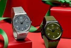 Η νέα εορταστική συλλογή της Swatch ενσαρκώνει το πνεύμα των γιορτών