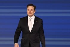 ΕΛΟΝ ΜΑΣΚ 1 ΤΡΙΣ ΔΟΛΑΡΙΑ