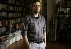 Μαρκ Μπρέι: «Είναι δύσκολο να είσαι αντιφασίστας σήμερα στις ΗΠΑ»