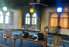 Δυτική Όχθη: Ισραηλινοί εποίκοι έβαλαν φωτιά σε τέμενος και έγραψαν συνθήματα μίσους