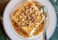 Στη Στάνη του Κουντούρα, το πιο παλιό γαλακτοπωλείο του Πειραιά