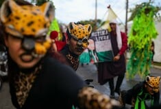 «Περιμένουμε καρτερικά και αποσβολωμένοι την επόμενη καταστροφή»