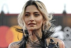 «Ακούγεται ένα σφύριγμα όταν αναπνέω»: Η Πάρις Τζάκσον αποκαλύπτει τη μόνιμη βλάβη από τον εθισμό της