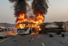 Σαουδική Αραβία: Λεωφορείο συγκρούστηκε με βυτιοφόρο - 45 νεκροί 