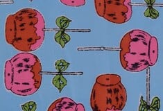 Μια έκθεση με τα άγνωστα και σπάνια υφάσματα που σχεδίασε ο Άντι Γουόρχολ