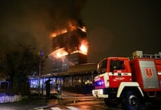 Τεράστια πυρκαγιά κατέστρεψε εμβληματικό ουρανοξύστη στο Ζάγκρεμπ