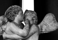 Έρευνα: Πότε δόθηκε το πρώτο φιλί;