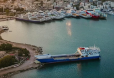 Σαλαμίνα: Αυτοκίνητο έπεσε στη θάλασσα - Νεκρή η οδηγός