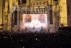 Ο Πάπας Λέων εμφανίστηκε σε rave party και ευλόγησε το κοινό 