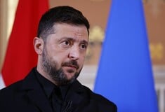 Politico: Το δίλημμα Ζελένσκι - Να δεχθεί τη συμφωνία Τραμπ ή να βασιστεί στους ασταθείς Ευρωπαίους φίλους του;