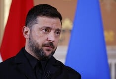 Politico: Το δίλημμα Ζελένσκι - Να δεχθεί τη συμφωνία Τραμπ ή να βασιστεί στους ασταθείς Ευρωπαίους φίλους του;