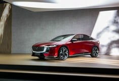 Η «ήσυχη» πολυτέλεια του νέου Mazda 6e