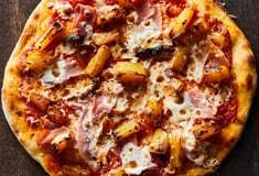 Λατρεύουμε την πίτσα με ανανά, πειράζει;