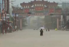 «Mια φορά στα 300 χρόνια»: Ιστορική κακοκαιρία πλήττει την Ταϊλάνδη - Εκτεταμένες πλημμύρες στη χώρα