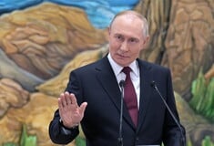 Ο Πούτιν επιμένει ότι η Ουκρανία πρέπει να παραδώσει εδάφη για να είναι δυνατή οποιαδήποτε συμφωνία