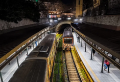 ΗΣΑΠ: Ακινητοποιημένος συρμός μεταξύ Καλλιθέας και Ταύρου – Δύο άτομα έπεσαν στις ράγες