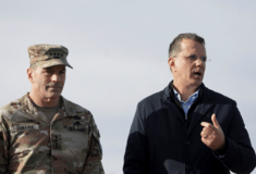 Ρουμανία: Παραιτήθηκε ο υπουργός Άμυνας μετά την αποκάλυψη ότι παραποίησε το βιογραφικό του