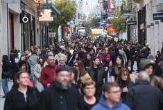 Ανοιχτά αύριο τα εμπορικά καταστήματα 