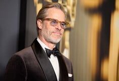 Ο Γκάι Πιρς ζητά συγγνώμη για posts κατά του Ισραήλ – Αποχωρεί από τα social media