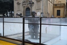 Λουτσιάνο Παβαρότι: Αντιδράσεις για την κατασκευή παγοδρομίου περιμετρικά του αγάλματός του