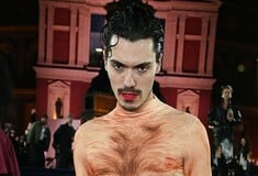 Η εμφάνιση-πρόκληση του Elias Medini στα Fashion Awards συζητήθηκε όσο καμία άλλη